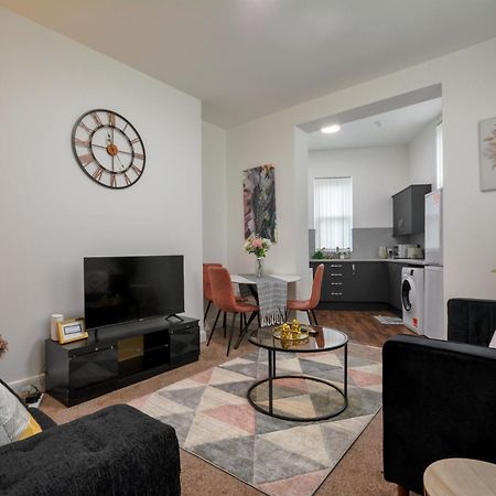 Stylish Suite With Free Parking Manchester Eksteriør bilde