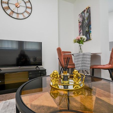 Stylish Suite With Free Parking Manchester Eksteriør bilde