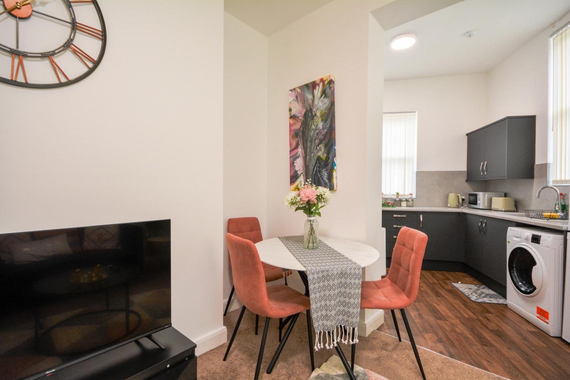 Stylish Suite With Free Parking Manchester Eksteriør bilde