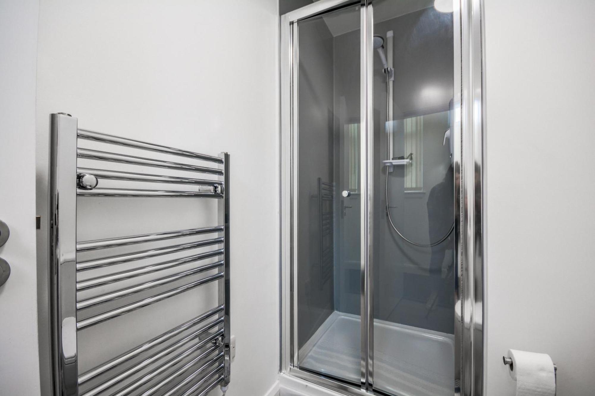 Stylish Suite With Free Parking Manchester Eksteriør bilde